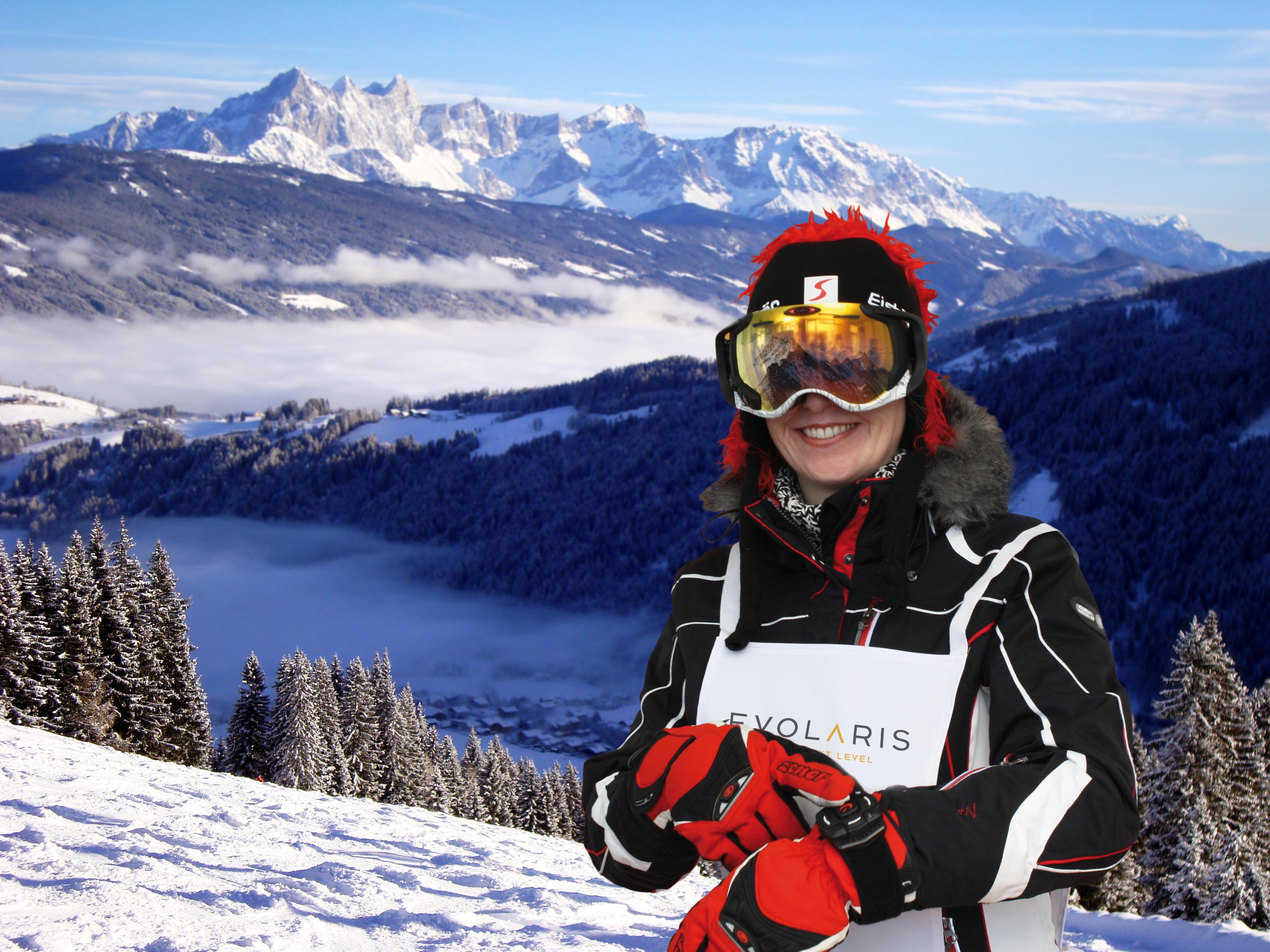 Bildtext: Zwischen 4. und 17. Februar testet evolaris eine Ski-Brille mit eingebautem Display in Schladming.