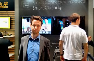 Peter Brandl referiert bei der CeBIT über mobile Assistenz in der smarten Fabrik